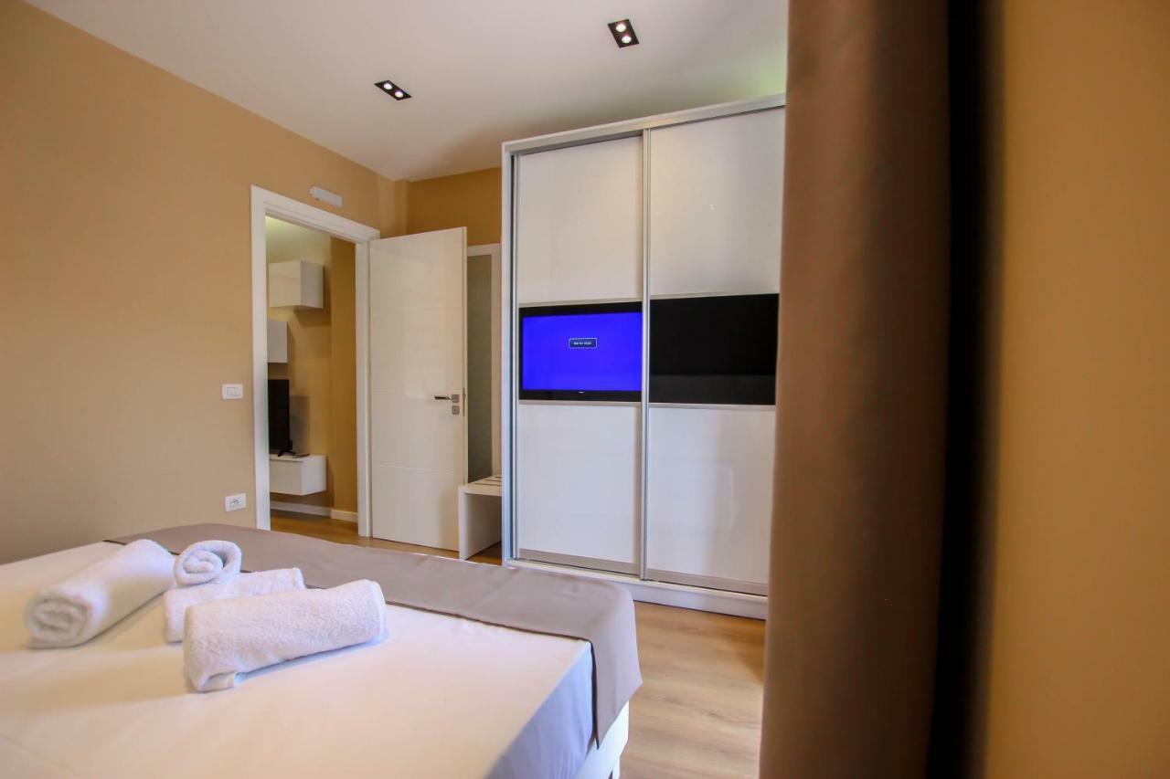 Gjirokastër Brilant Luxury Apartment מראה חיצוני תמונה